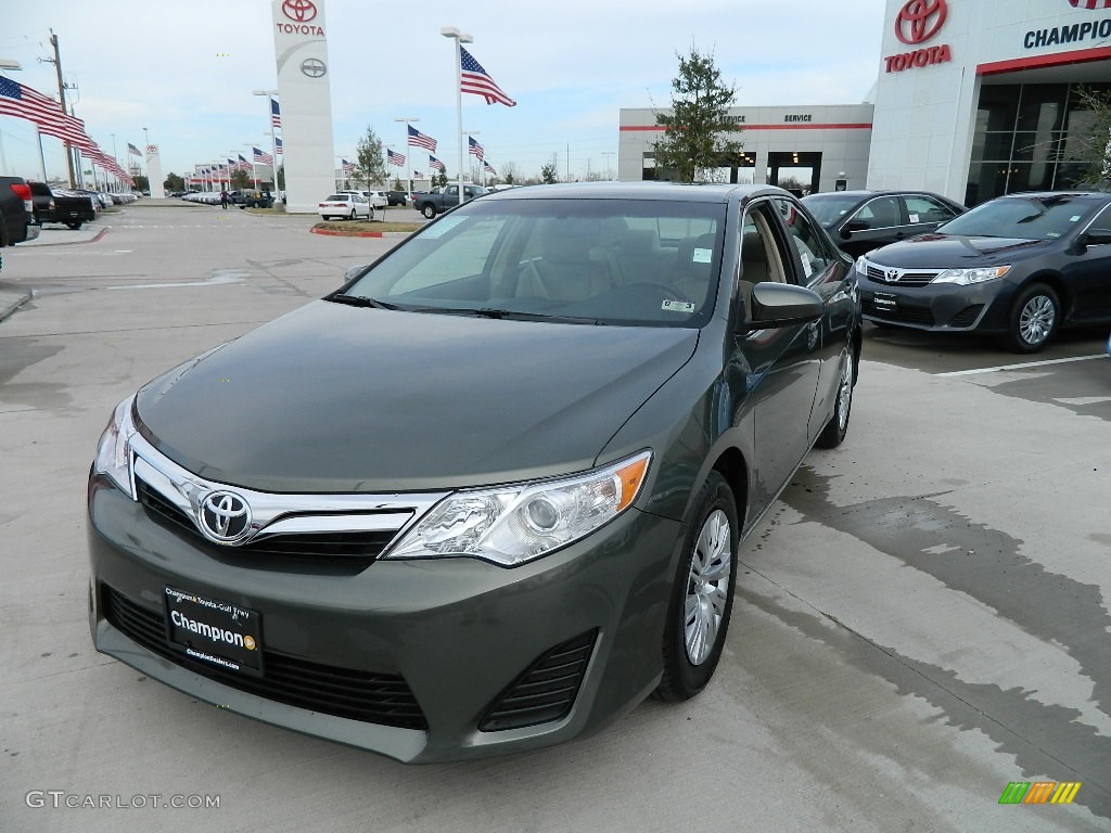 2012 Camry LE - Cypress Green Pearl / Ivory photo #7