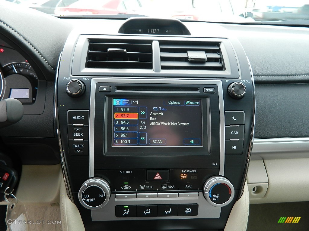 2012 Camry LE - Cypress Green Pearl / Ivory photo #14