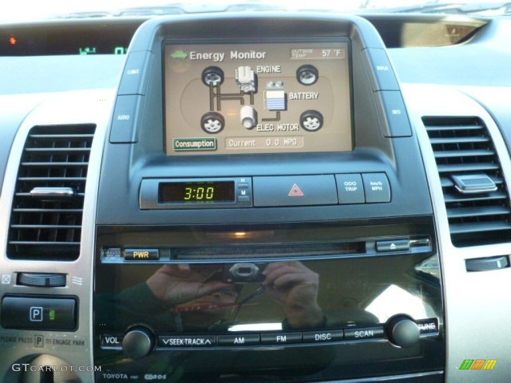 2005 Prius Hybrid - Super White / Gray/Burgundy photo #19