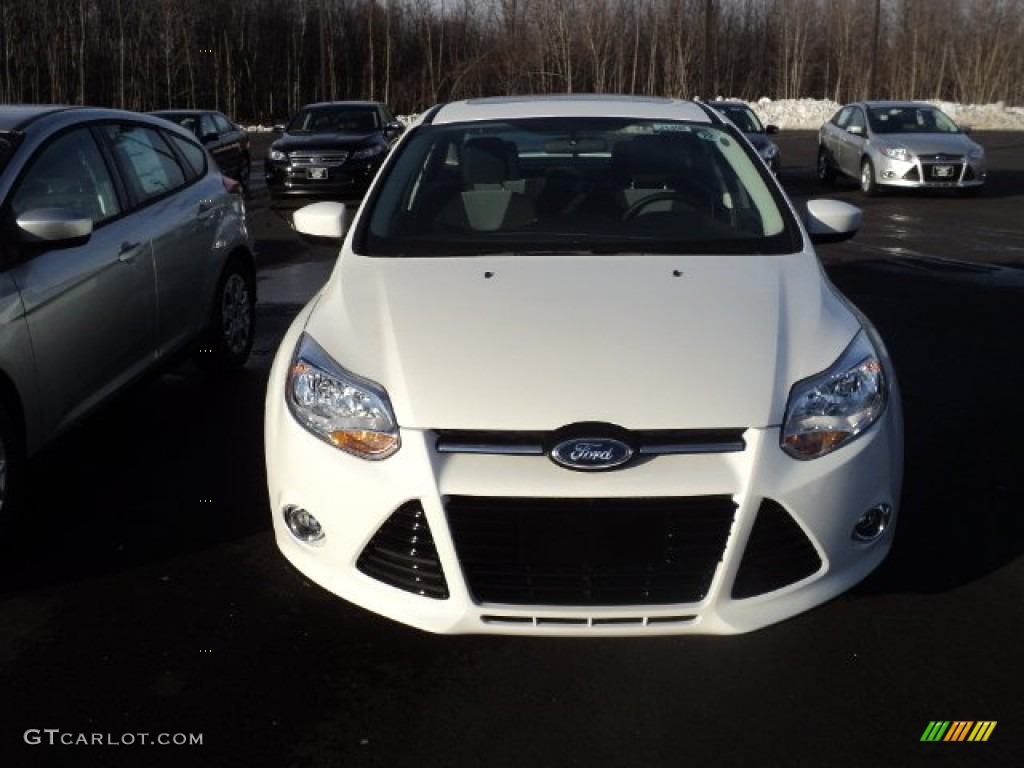 2012 Focus SE Sport Sedan - Oxford White / Two-Tone Sport photo #2