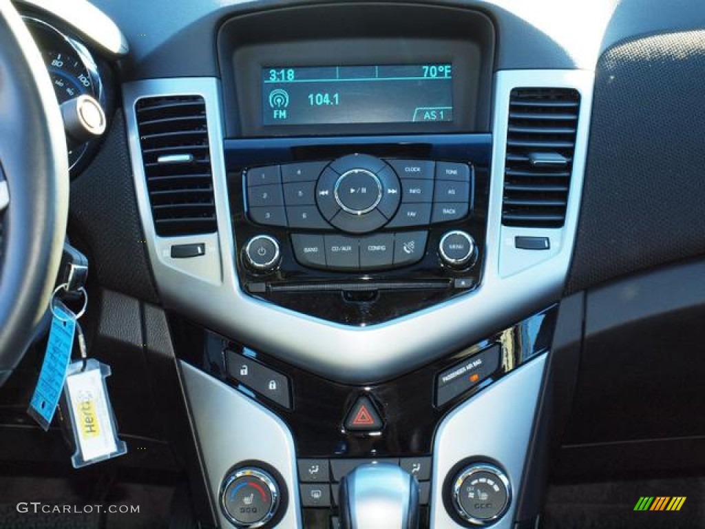 2011 Chevrolet Cruze LT Controls Photo #59357890