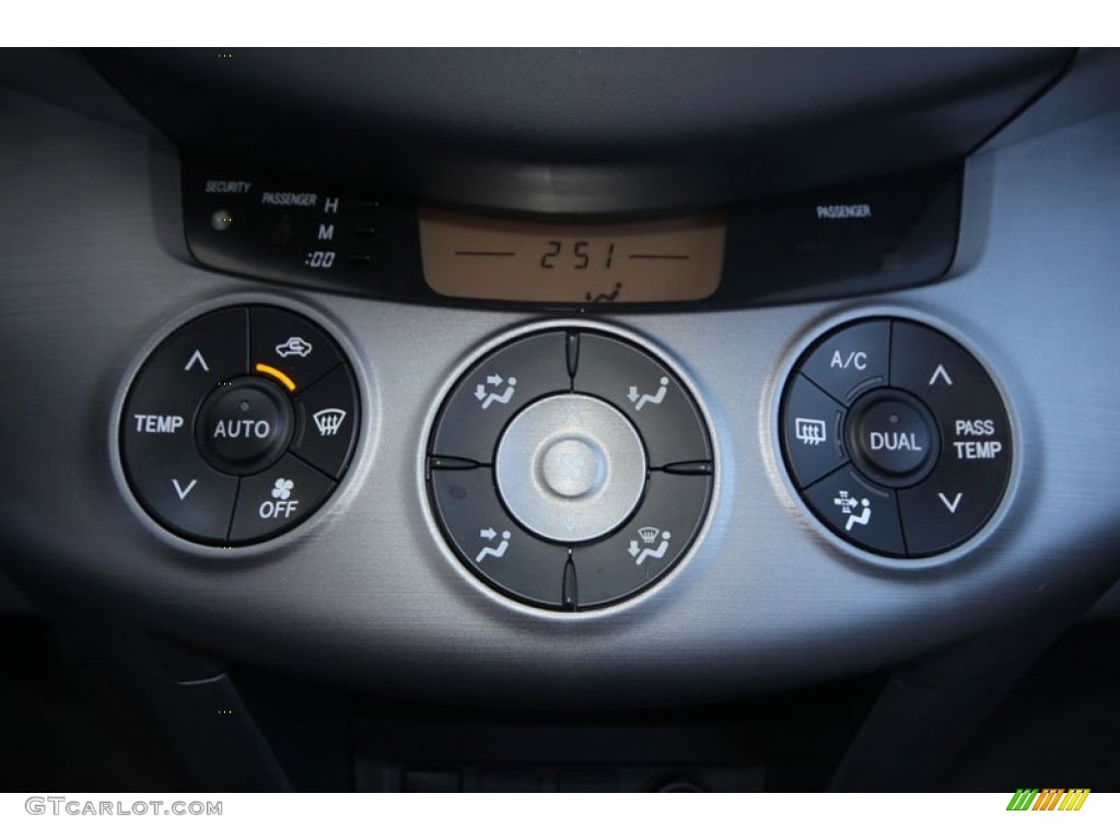 2007 Toyota RAV4 Limited Controls Photo #59360304