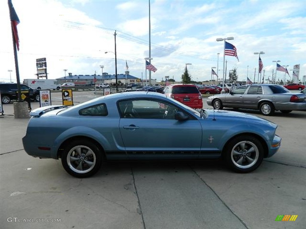 2006 Mustang V6 Premium Coupe - Windveil Blue Metallic / Dark Charcoal photo #4