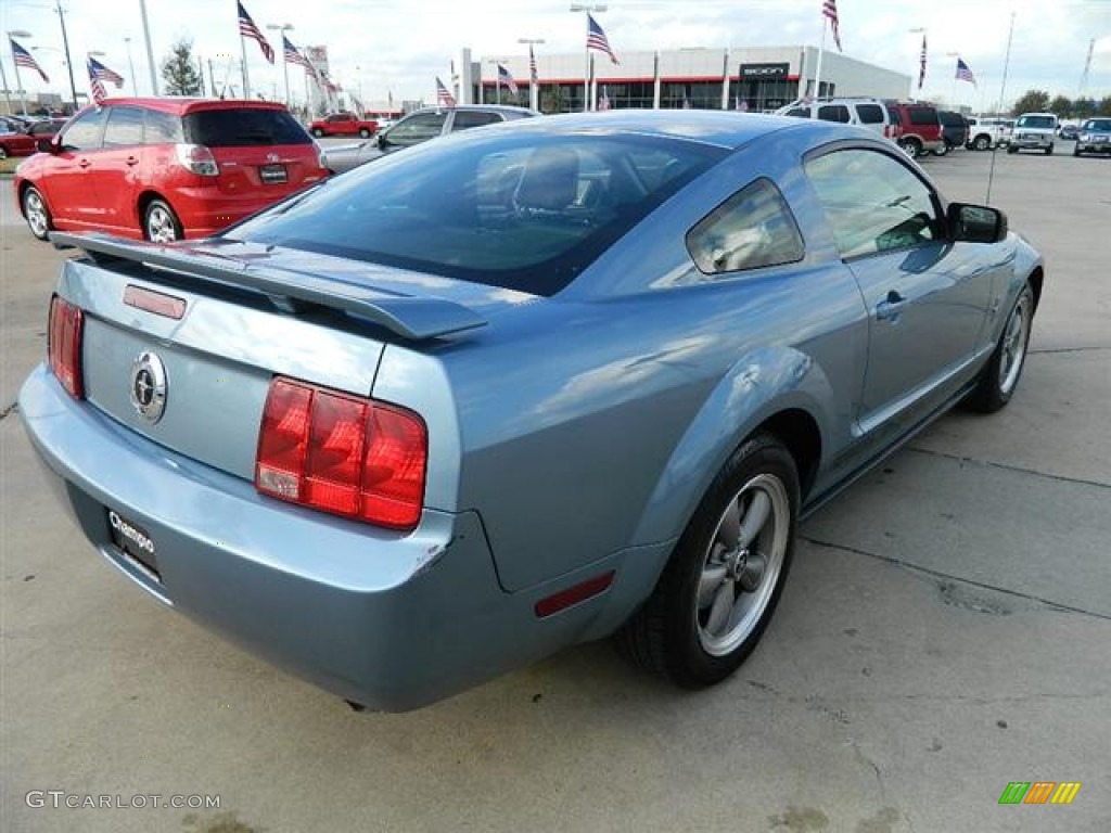 2006 Mustang V6 Premium Coupe - Windveil Blue Metallic / Dark Charcoal photo #5