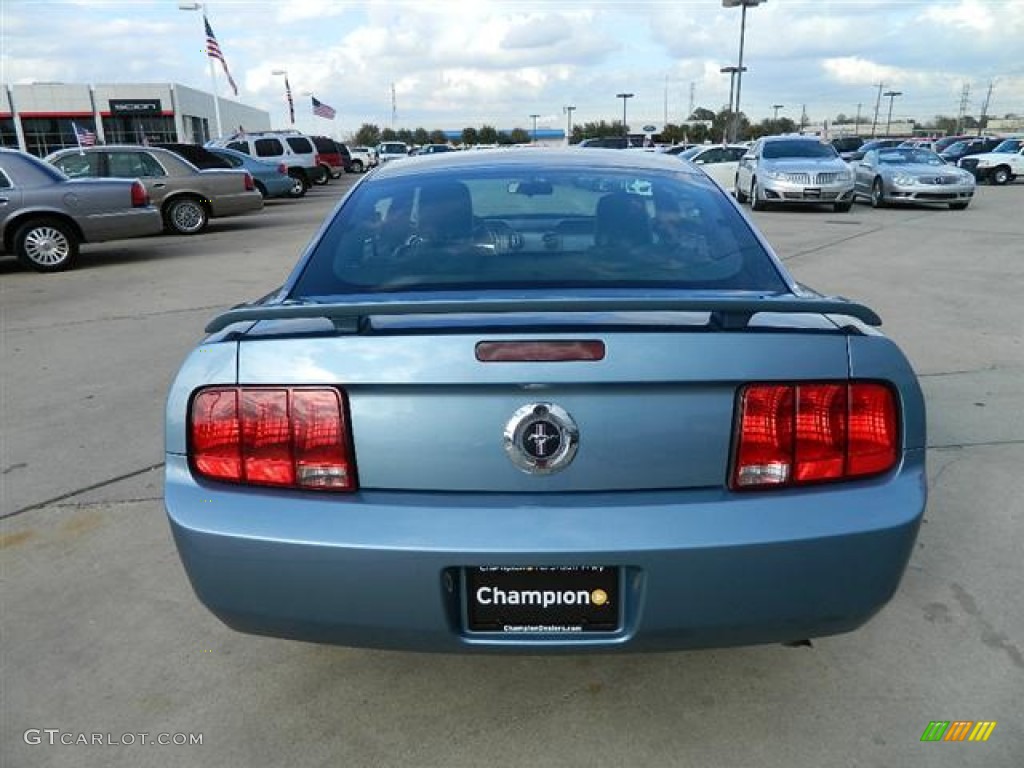 2006 Mustang V6 Premium Coupe - Windveil Blue Metallic / Dark Charcoal photo #6