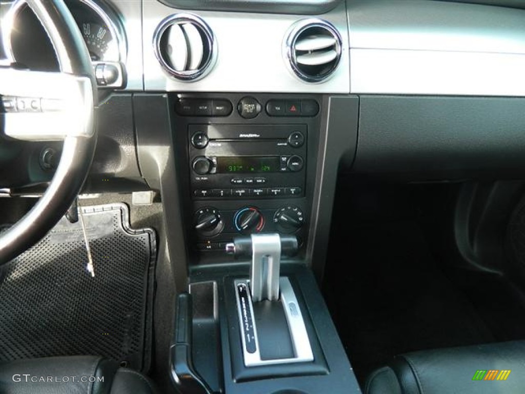 2006 Mustang V6 Premium Coupe - Windveil Blue Metallic / Dark Charcoal photo #20