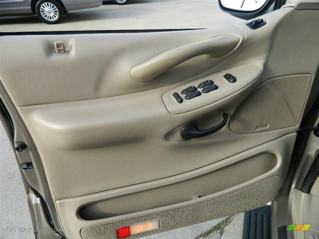 2001 Expedition XLT - Arizona Beige Metallic / Medium Parchment photo #15