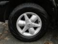 2002 Nissan Pathfinder SE 4x4 Wheel and Tire Photo