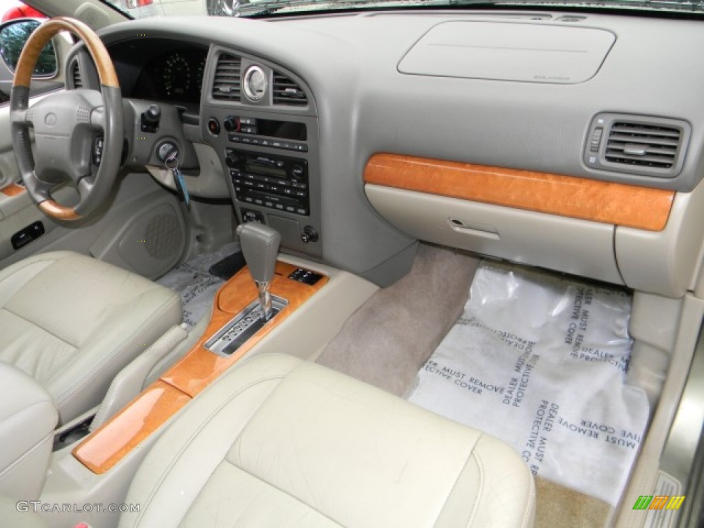 2001 Infiniti QX4 4x4 Stone Beige Dashboard Photo #59364063