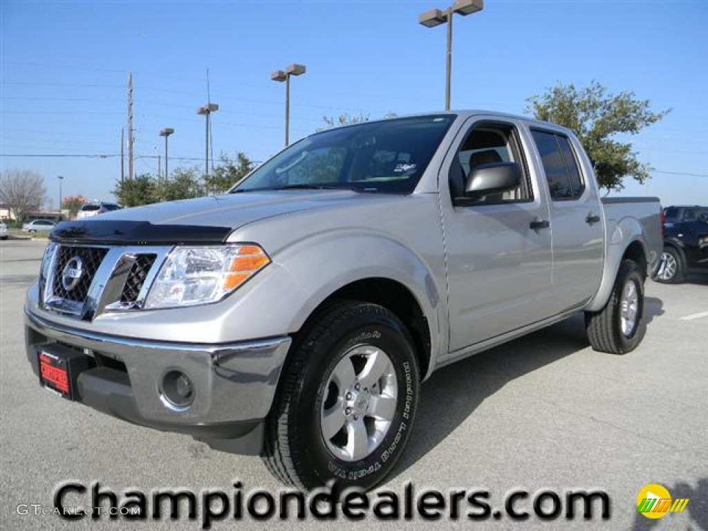 2011 Frontier SV Crew Cab - Radiant Silver Metallic / Steel photo #1