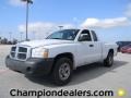 2005 Bright White Dodge Dakota ST Club Cab  photo #1