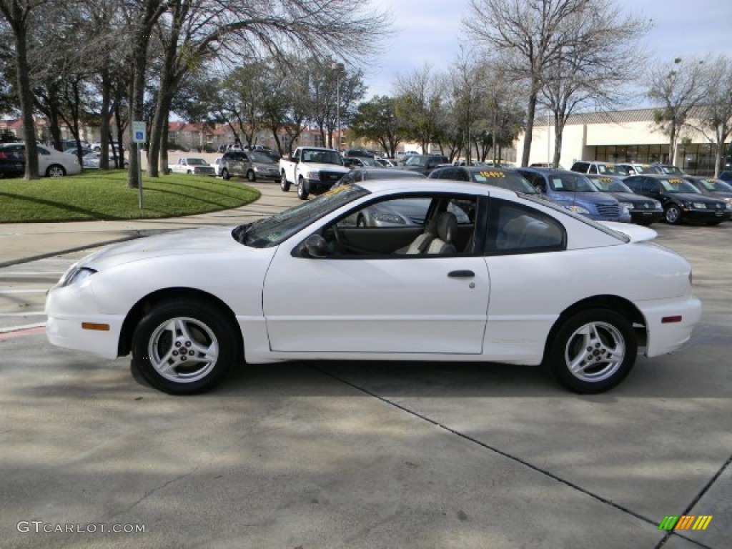Summit White 2004 Pontiac Sunfire Coupe Exterior Photo #59368134