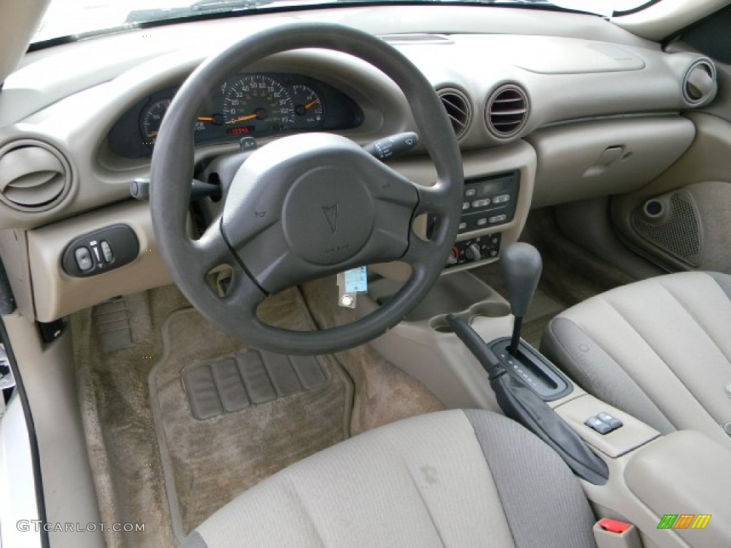Taupe Interior 2004 Pontiac Sunfire Coupe Photo #59368179