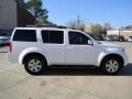 2007 Avalanche White Nissan Pathfinder LE  photo #3