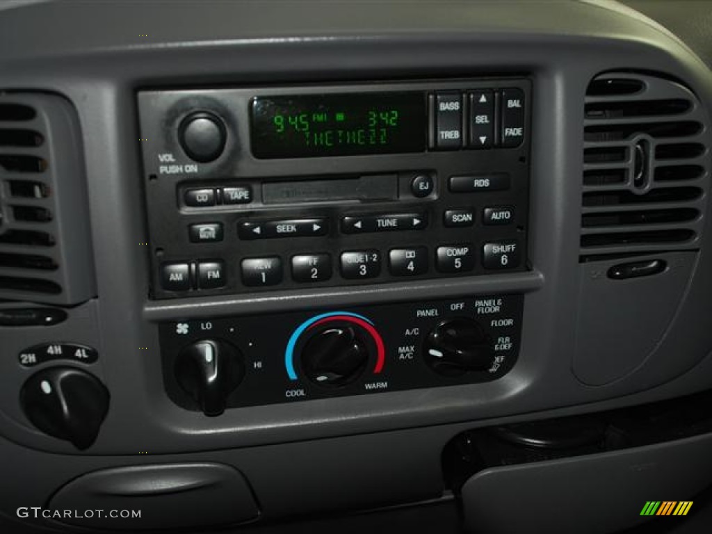 2002 Ford F150 FX4 SuperCrew 4x4 Audio System Photo #59372441