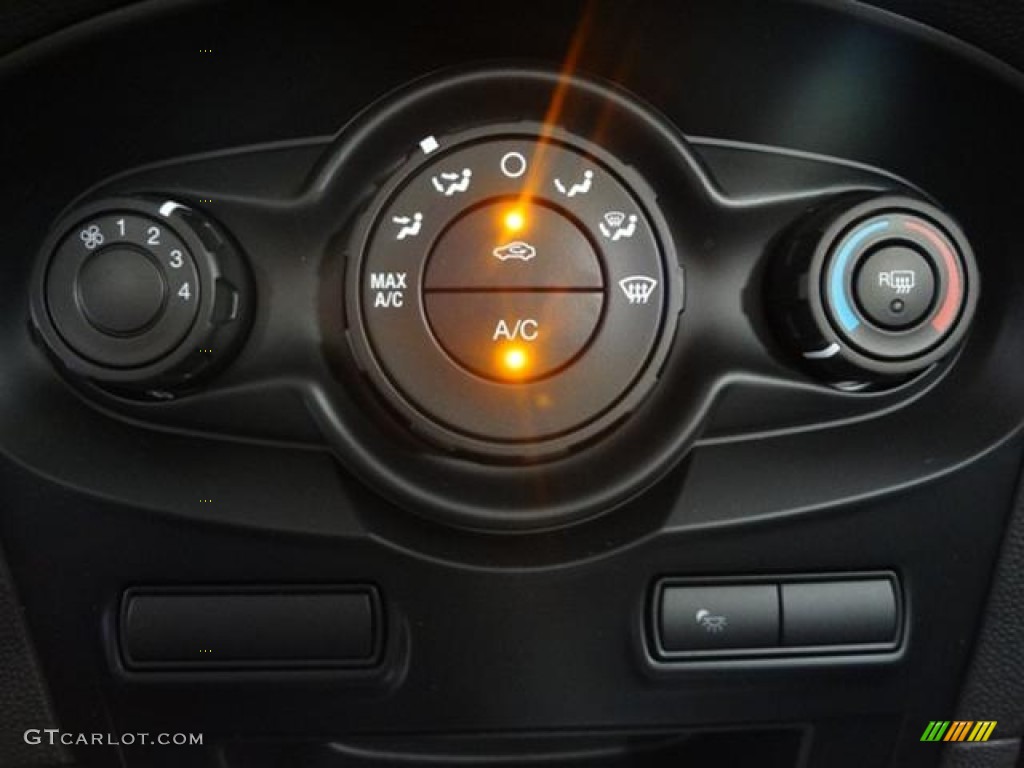 2012 Ford Fiesta SES Hatchback Controls Photo #59372682