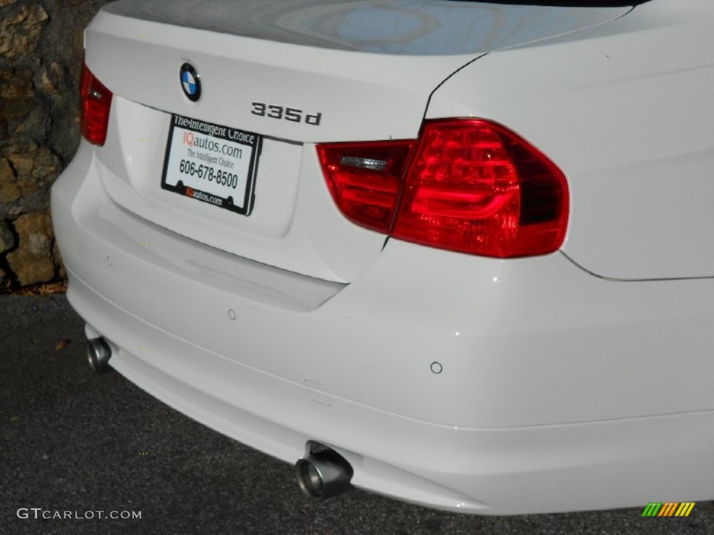 2009 3 Series 335d Sedan - Alpine White / Black photo #17