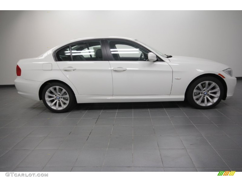 2011 3 Series 328i Sedan - Alpine White / Black photo #2