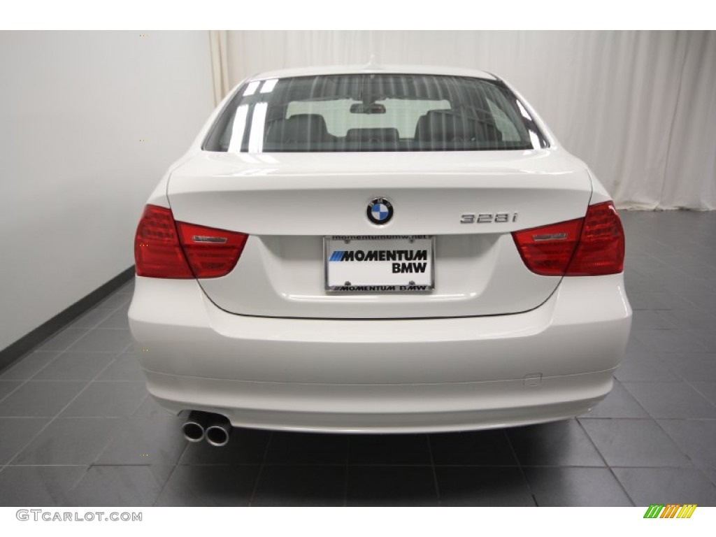 2011 3 Series 328i Sedan - Alpine White / Black photo #9