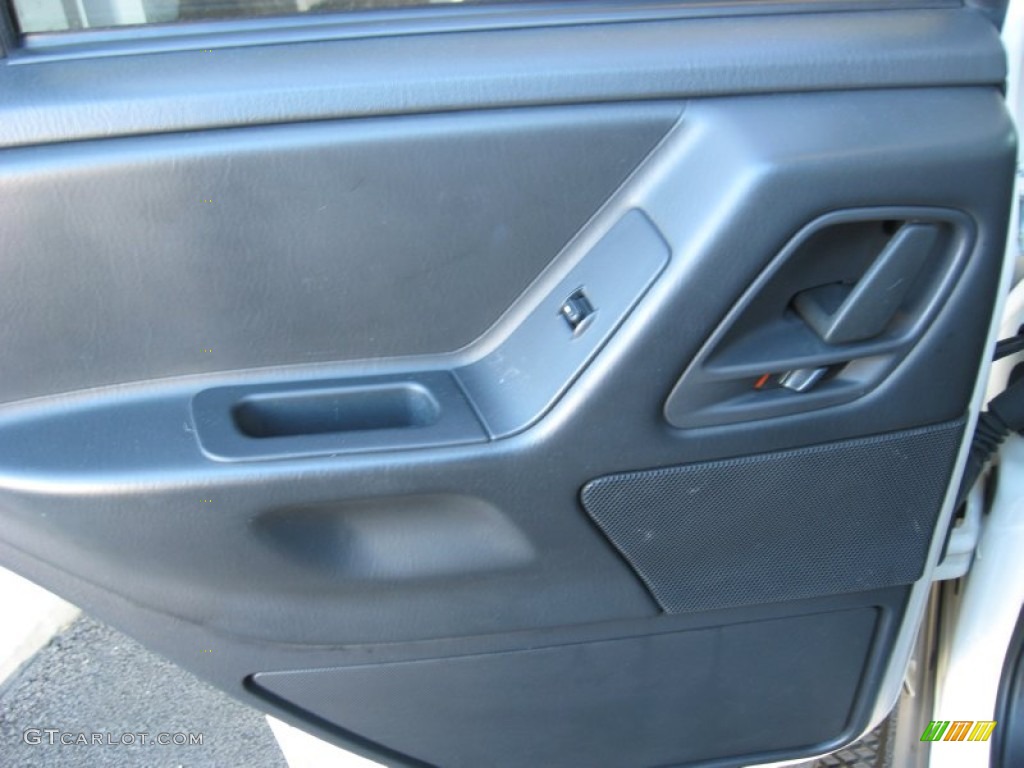 2003 Grand Cherokee Laredo 4x4 - Stone White / Dark Slate Gray photo #20