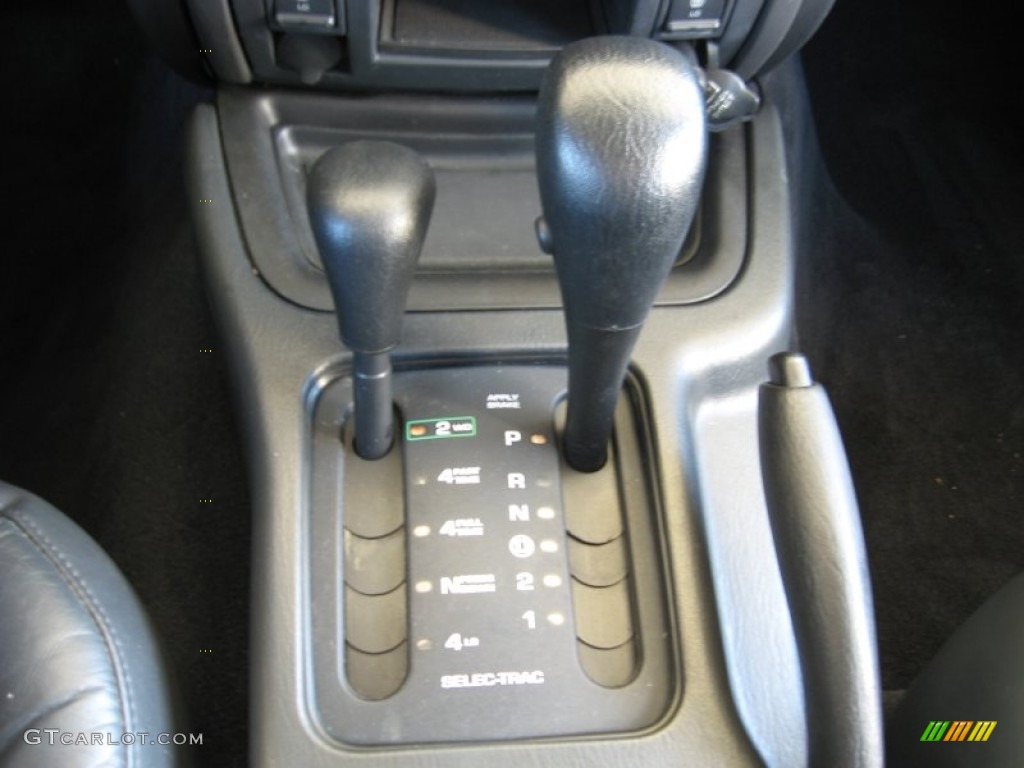 2003 Grand Cherokee Laredo 4x4 - Stone White / Dark Slate Gray photo #28