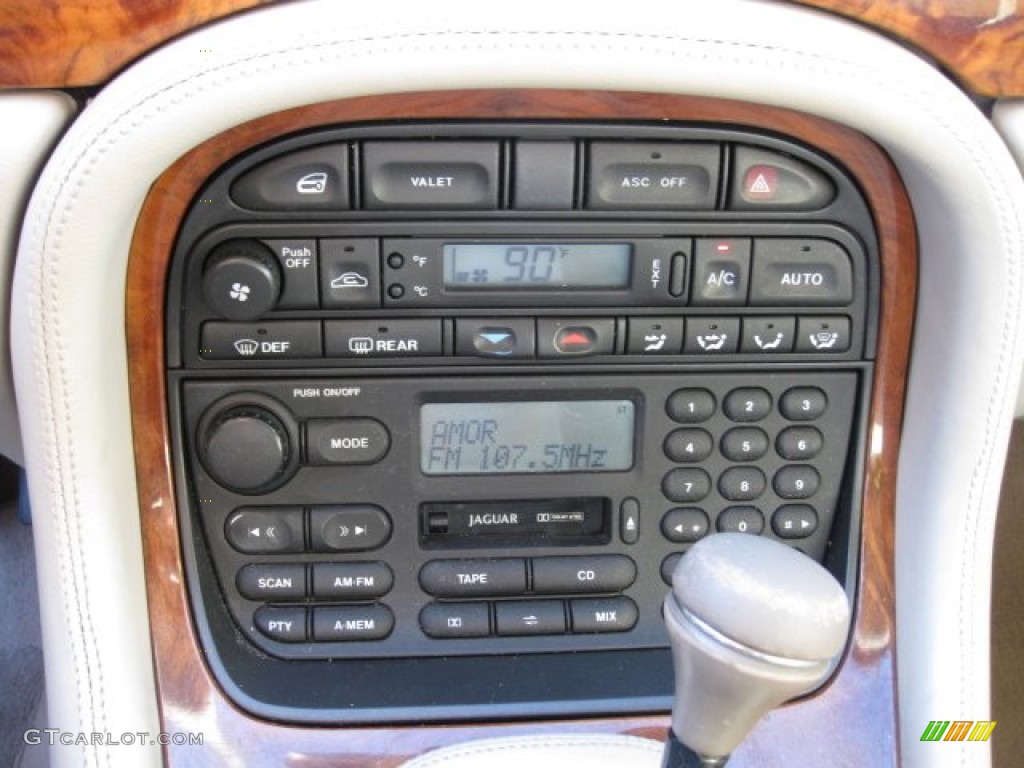 1999 Jaguar XJ XJ8 Controls Photo #59388297