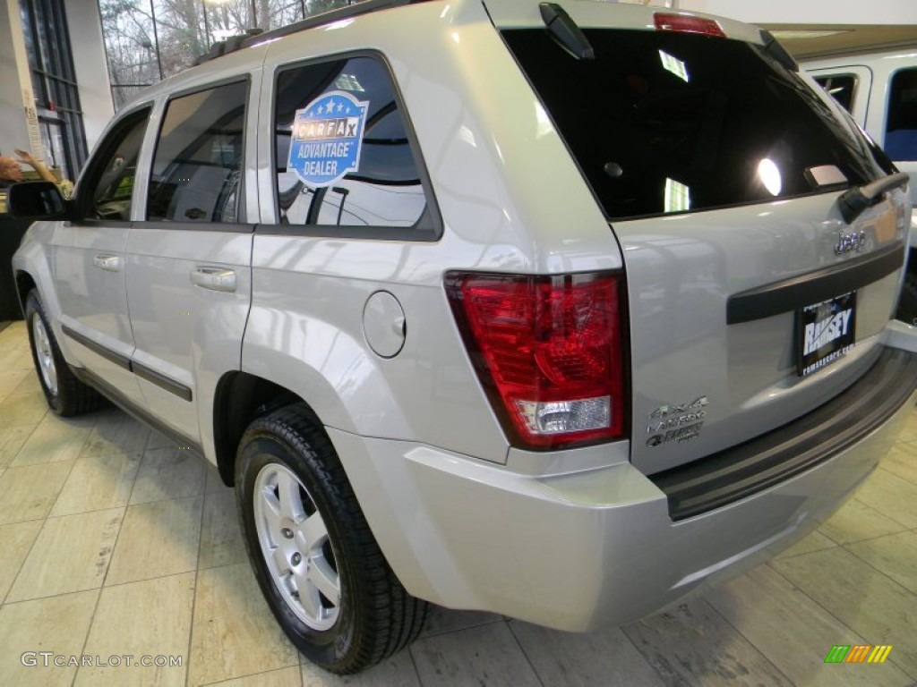 2008 Grand Cherokee Laredo 4x4 - Bright Silver Metallic / Dark Slate Gray photo #4