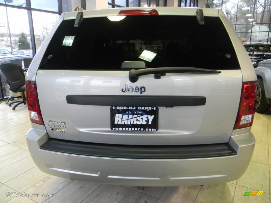 2008 Grand Cherokee Laredo 4x4 - Bright Silver Metallic / Dark Slate Gray photo #5