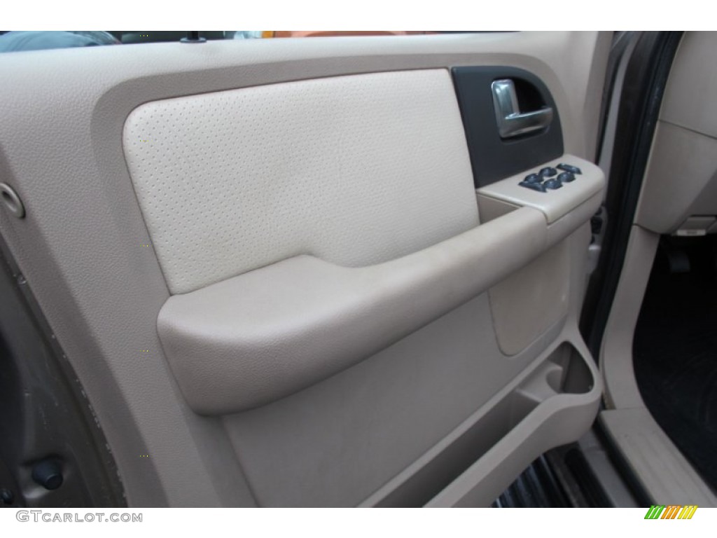 2003 Expedition XLT 4x4 - Arizona Beige Metallic / Medium Parchment photo #7