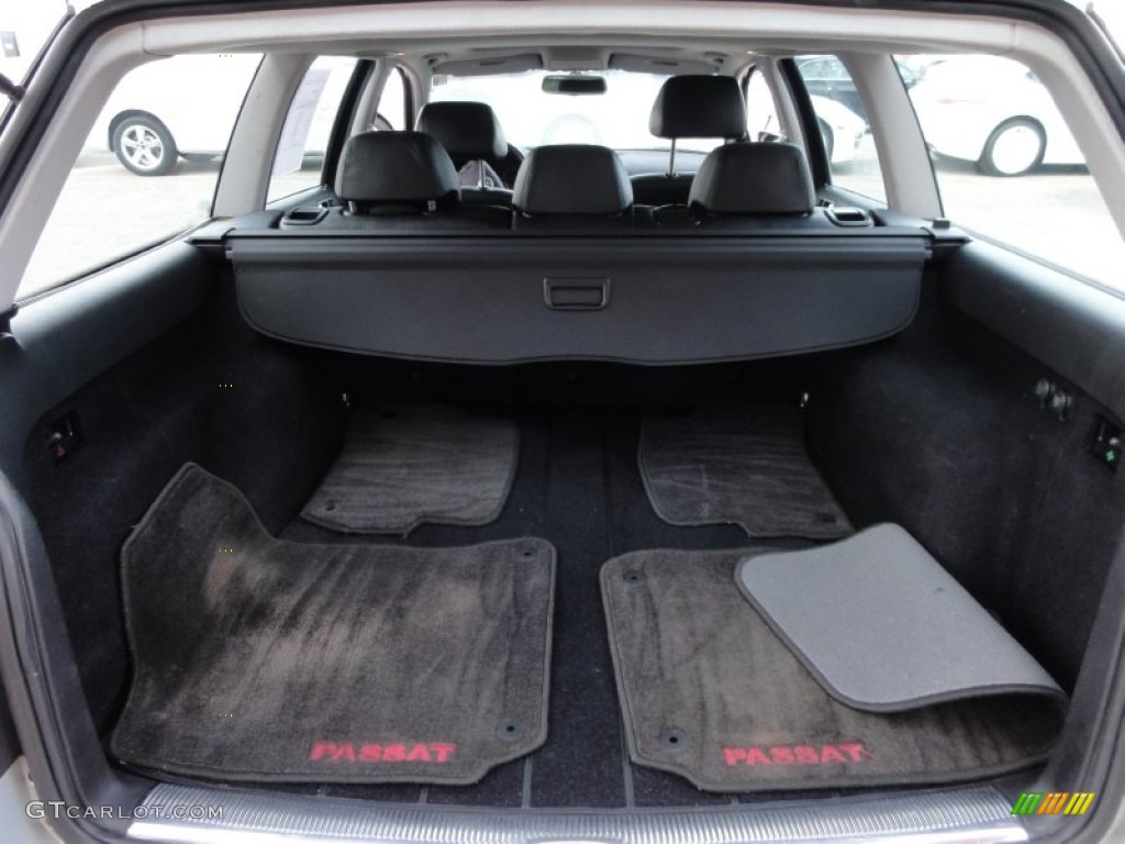 2001 Volkswagen Passat GLX Wagon Trunk Photo #59391909