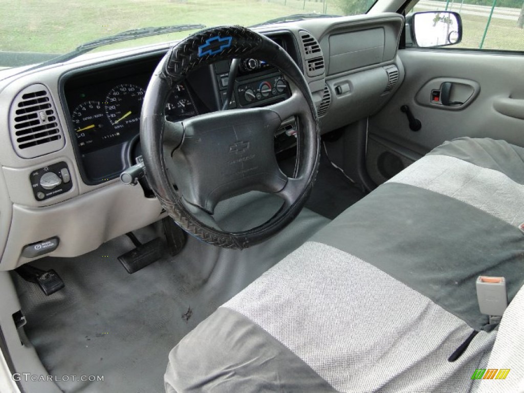 1997 C/K C1500 Regular Cab - Olympic White / Medium Dark Pewter photo #11