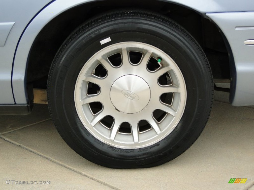 1998 Ford Crown Victoria LX Sedan Wheel Photo #59396501