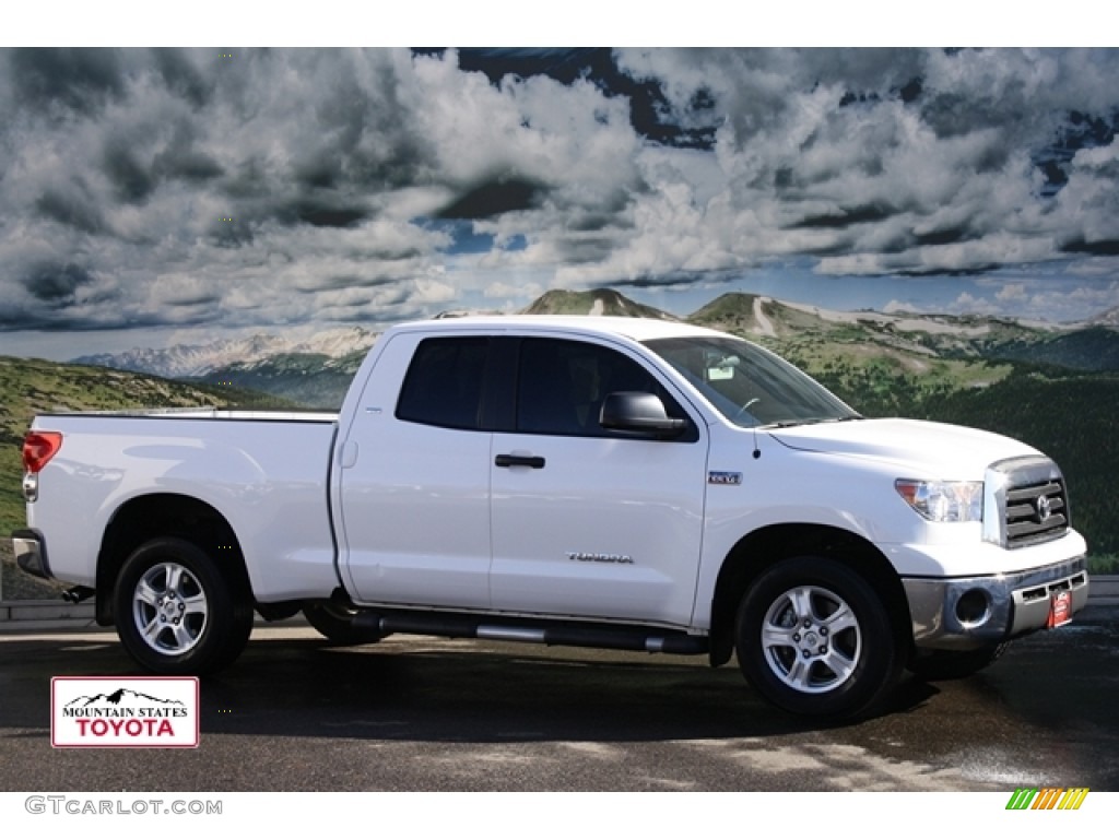 2008 Tundra Double Cab 4x4 - Super White / Graphite Gray photo #1