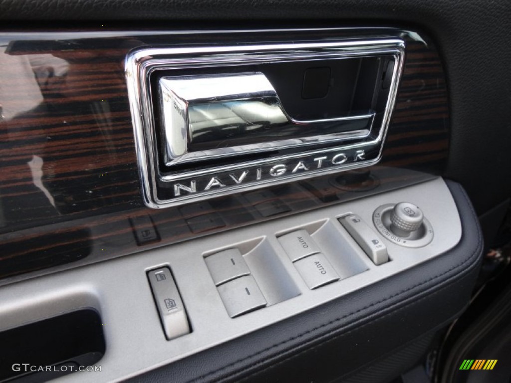 2008 Navigator Luxury - Black / Charcoal Black/Caramel Piping photo #23