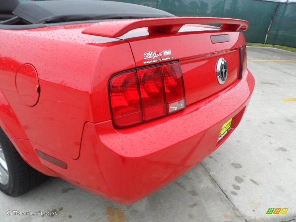 2006 Mustang V6 Premium Convertible - Torch Red / Dark Charcoal photo #21