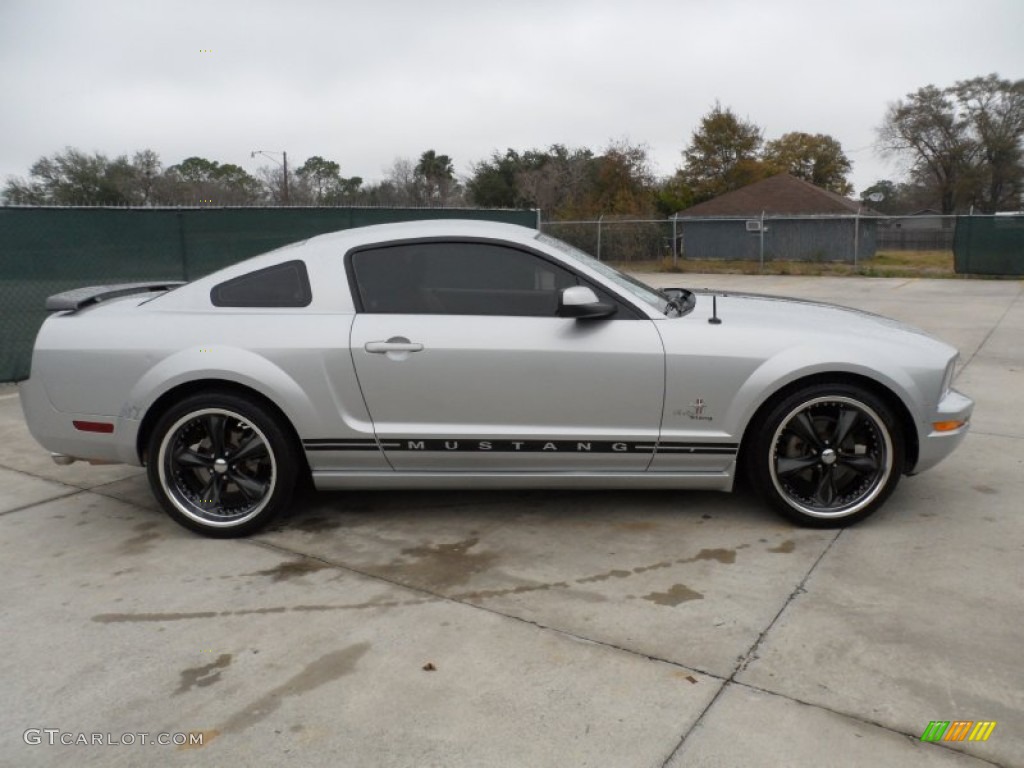Satin Silver Metallic 2005 Ford Mustang V6 Deluxe Coupe Exterior Photo #59401991