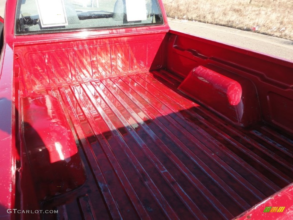 1998 S10 Regular Cab - Bright Red / Graphite photo #7