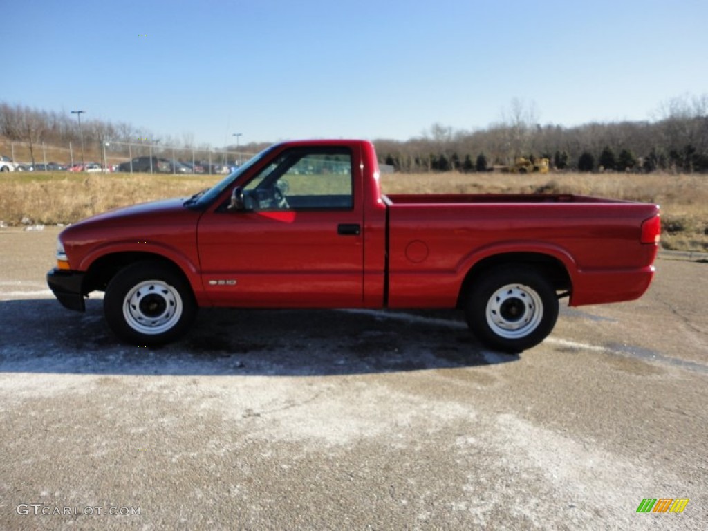 1998 S10 Regular Cab - Bright Red / Graphite photo #15
