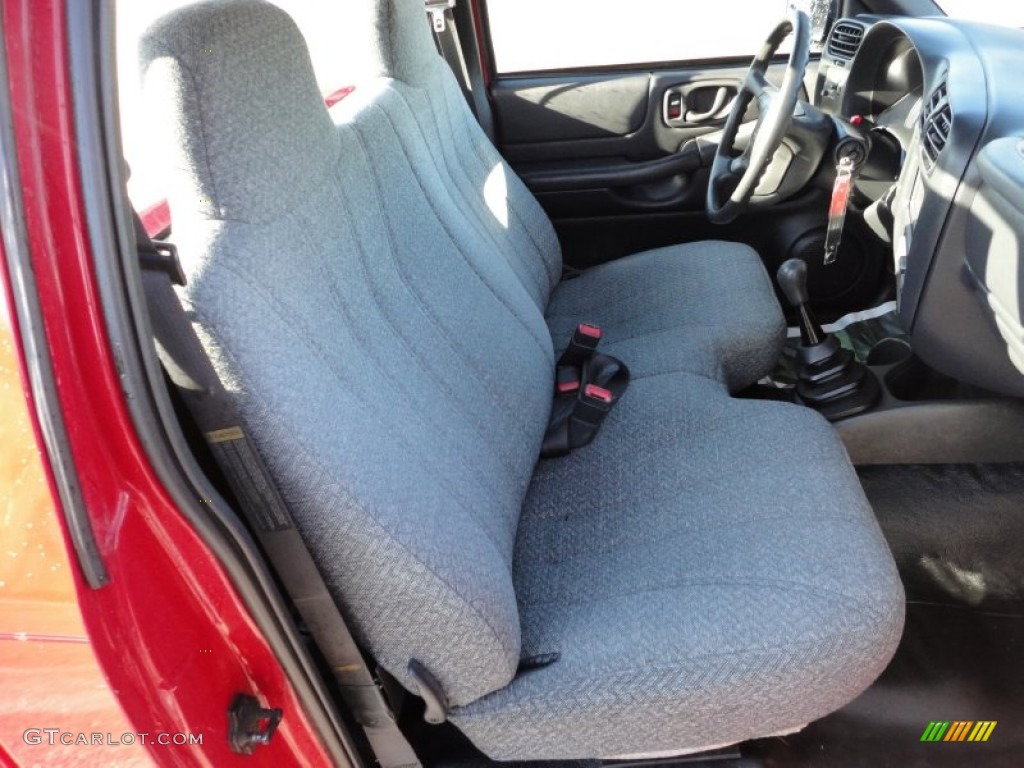 1998 S10 Regular Cab - Bright Red / Graphite photo #17