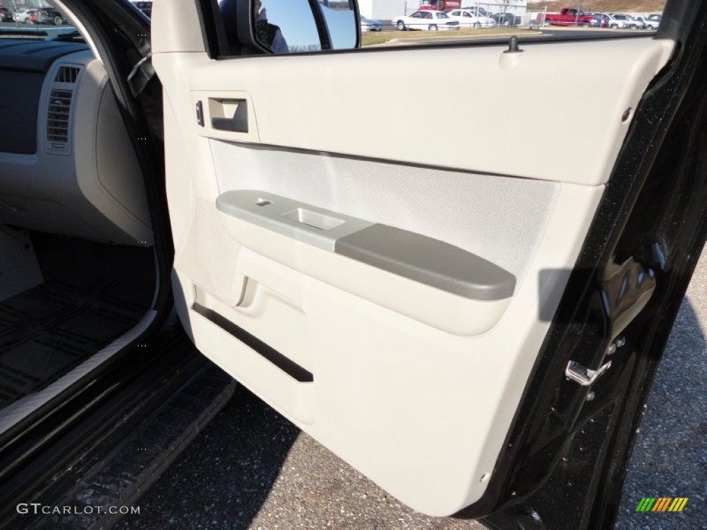 2011 Escape XLT - Tuxedo Black Metallic / Stone photo #20