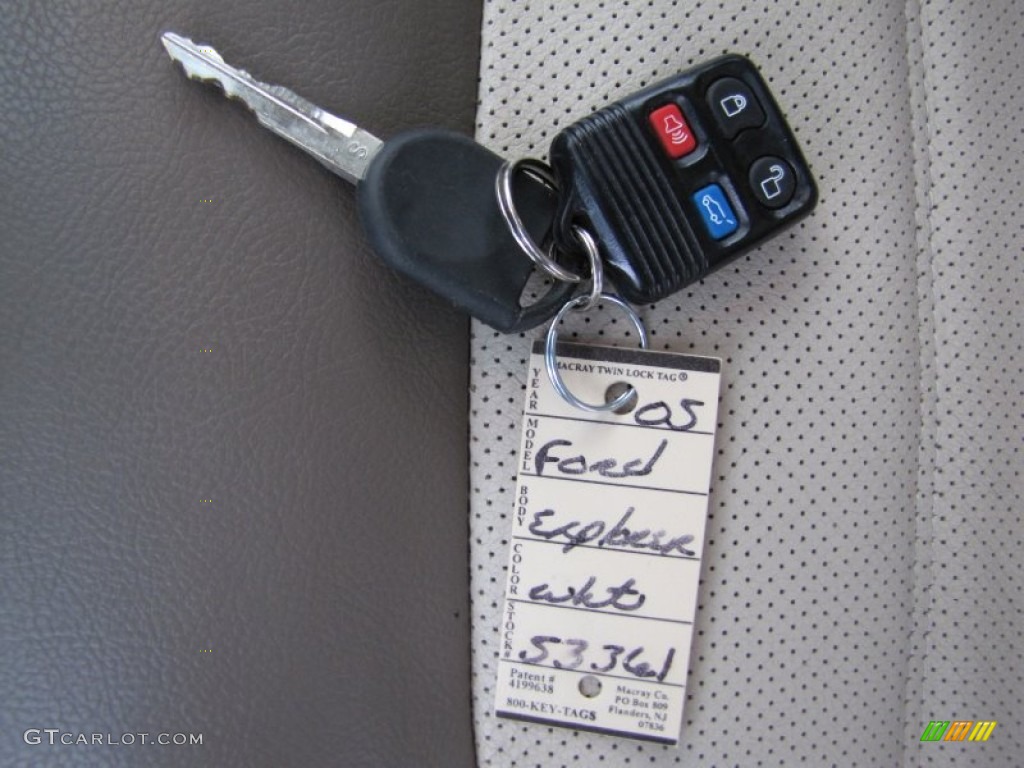 2005 Ford Explorer Eddie Bauer 4x4 Keys Photos