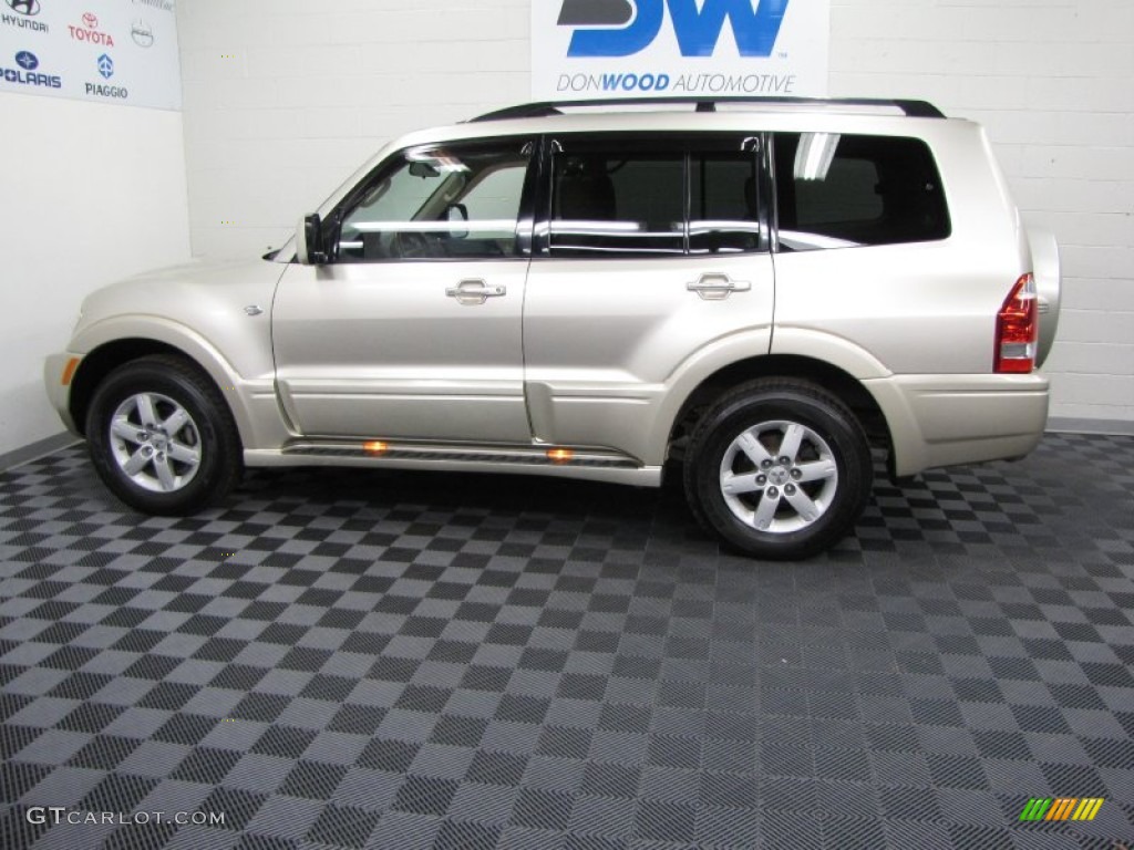 2006 Montero Limited 4x4 - Champagne Metallic / Tan photo #5