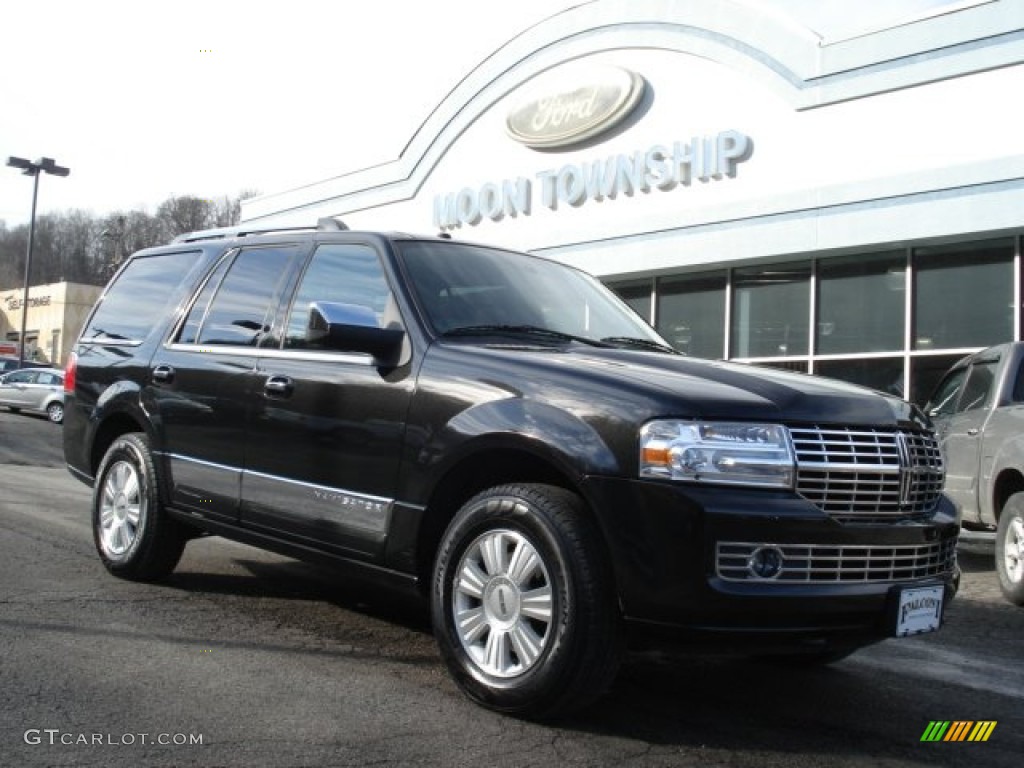 2010 Navigator 4x4 - Tuxedo Black Metallic / Charcoal Black photo #1