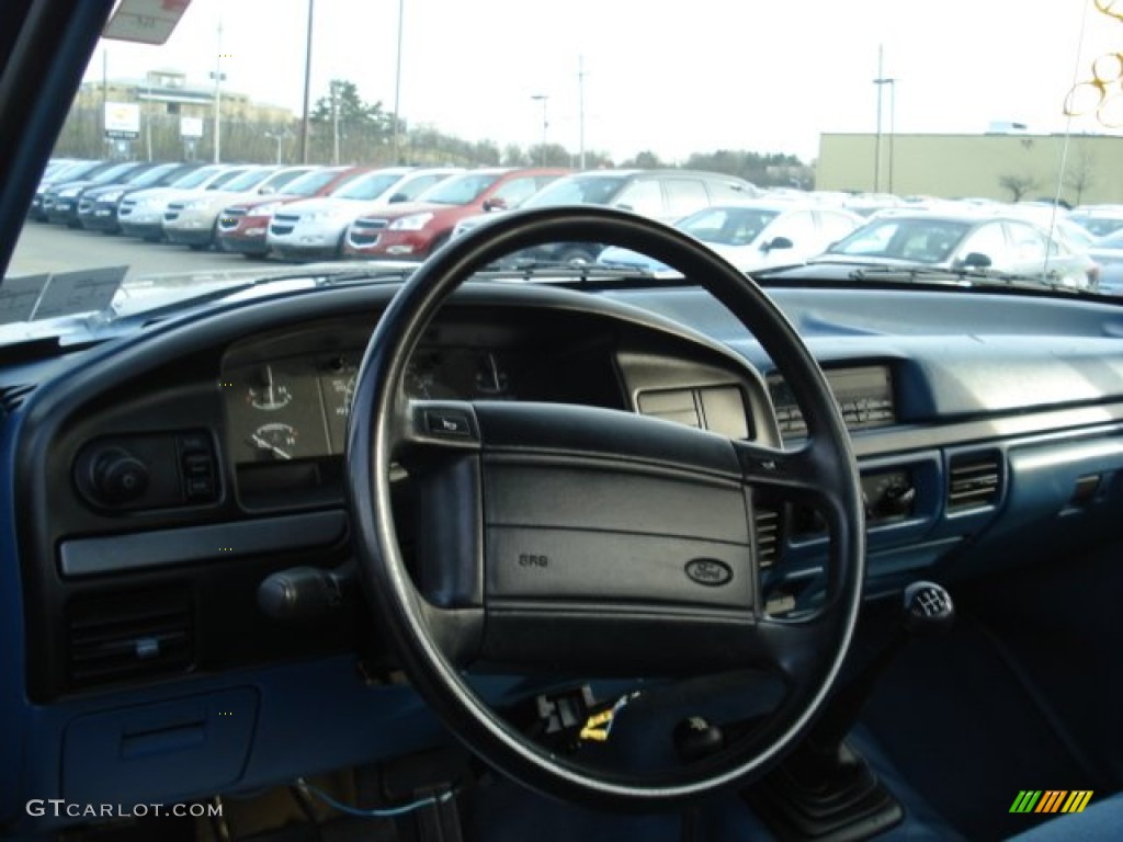 1994 F150 XL Regular Cab 4x4 - Royal Blue Metallic / Blue photo #8