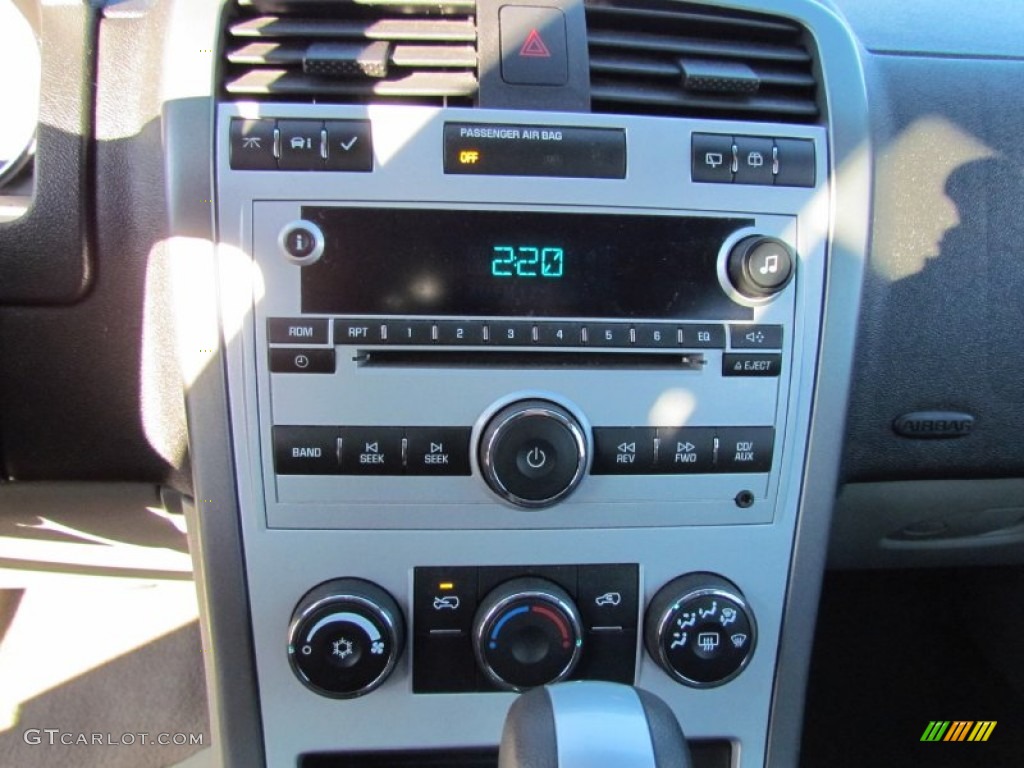2009 Chevrolet Equinox LS AWD Controls Photo #59414570