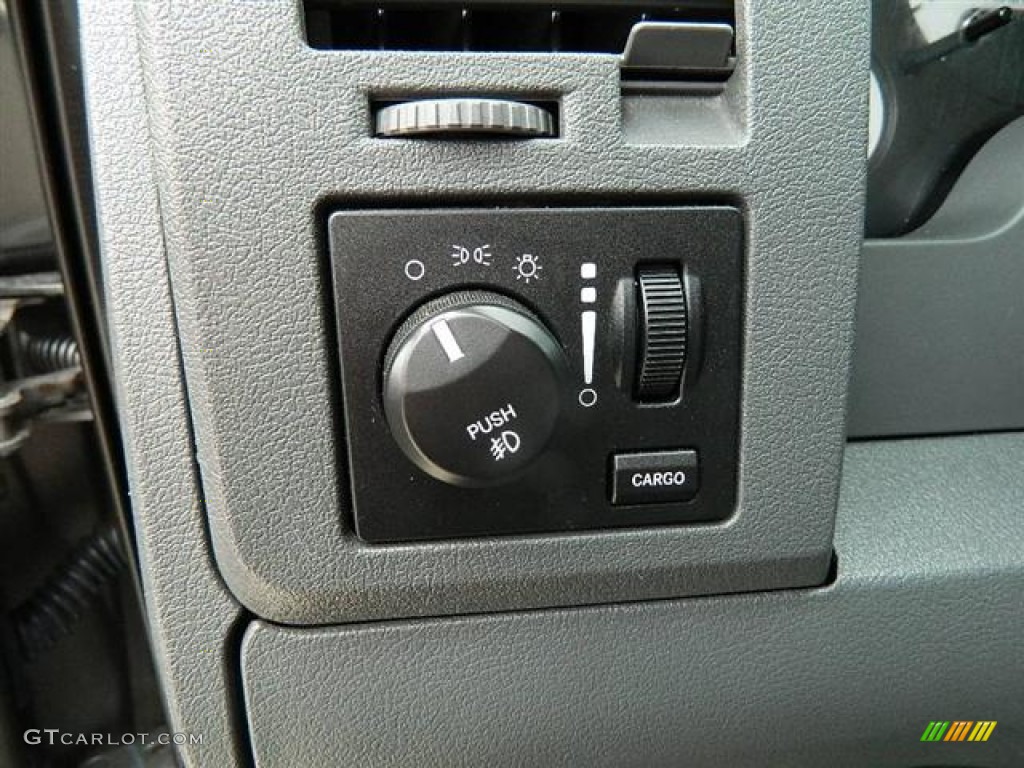 2009 Dodge Ram 2500 Lone Star Quad Cab Controls Photo #59423859