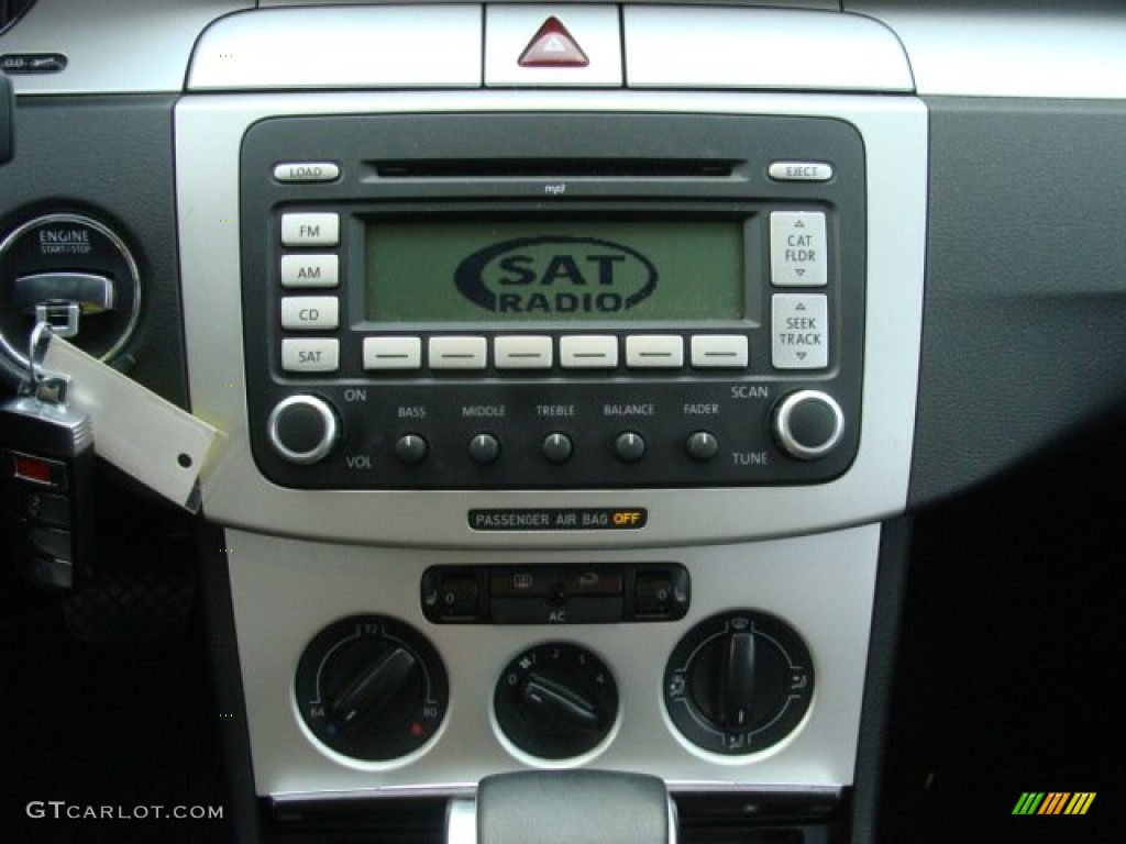 2009 Passat Komfort Sedan - White Gold Metallic / Deep Black photo #10