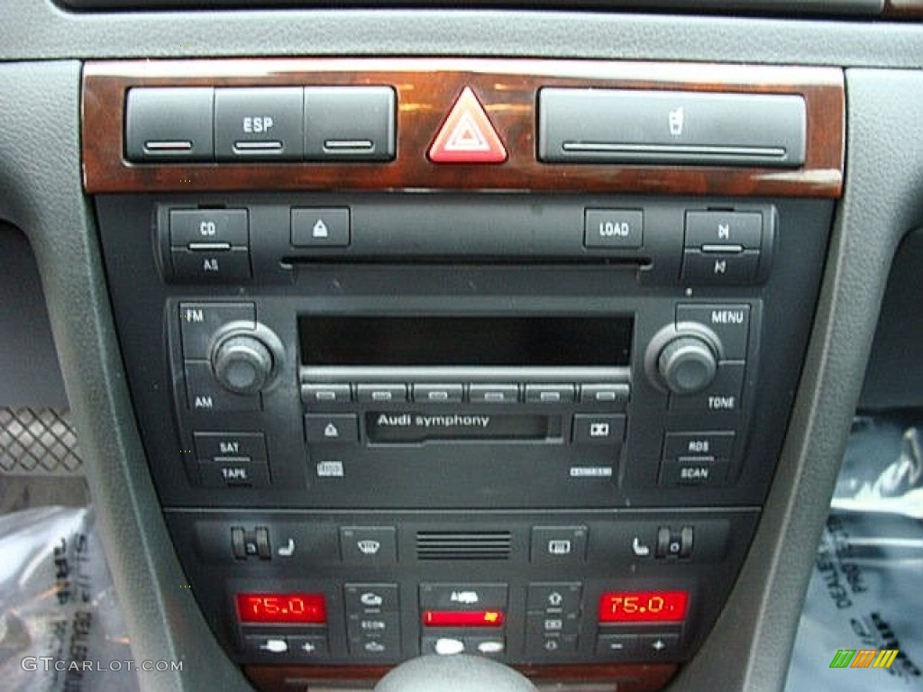 2004 Audi A6 3.0 quattro Avant Controls Photos