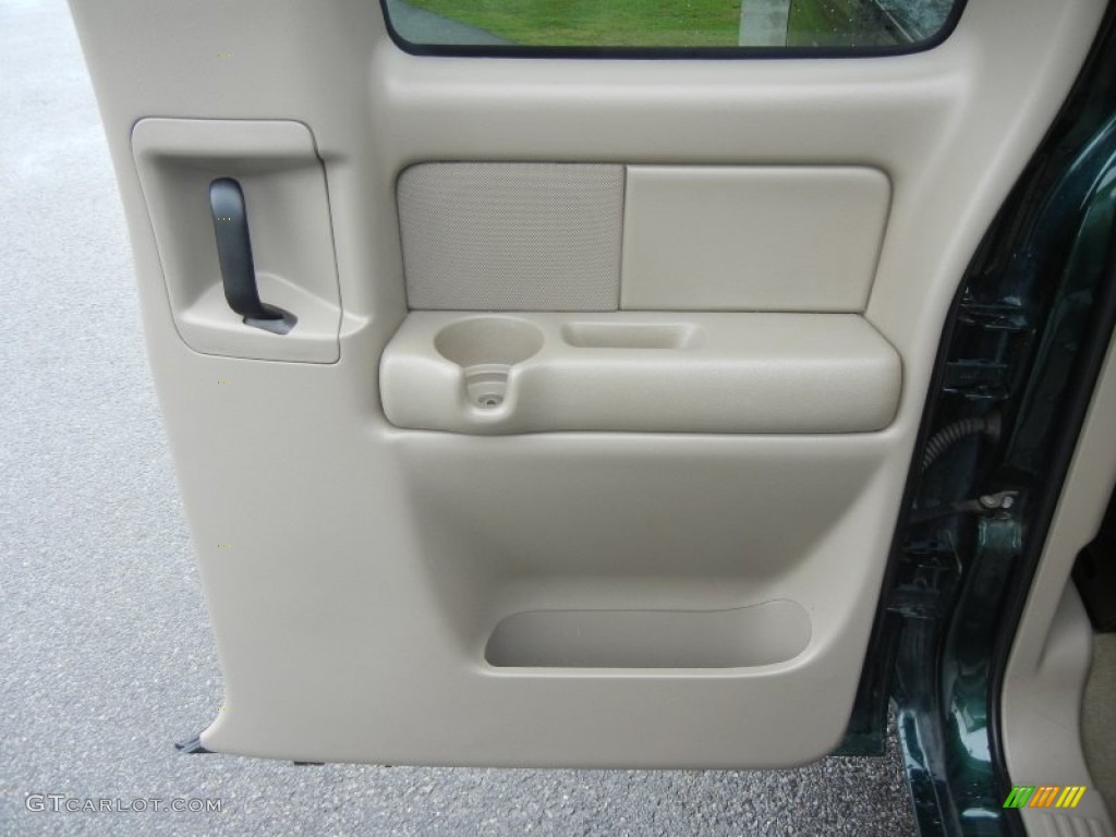 2004 GMC Sierra 1500 SLE Extended Cab Neutral Door Panel Photo #59429411