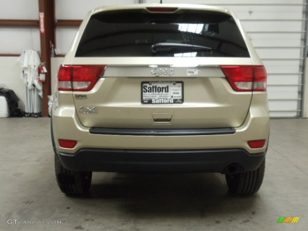 2012 Grand Cherokee Laredo 4x4 - White Gold Metallic / Black photo #4